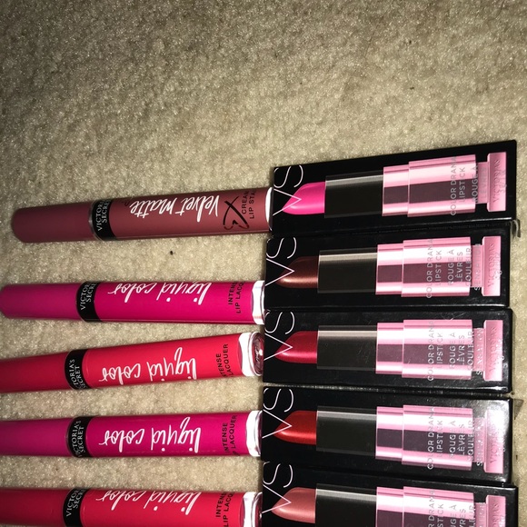 10 Victoria Secret lipsticks - Picture 1 of 3